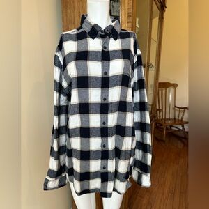 croft & barrow Navy and White Plaid Button-Down Shirt size L